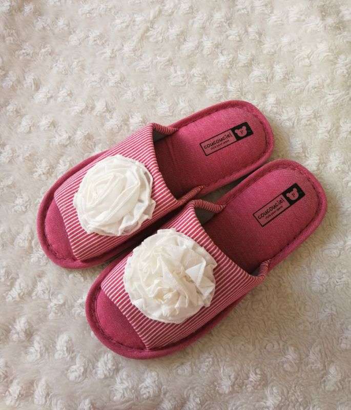 花飾りつき 柔らかストライプスリッパ