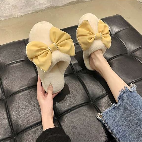ふわもこリボン付きスリッパ