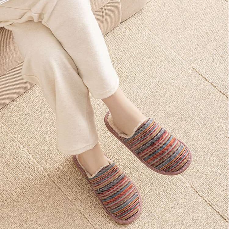 あったか素材のマルチボーダースリッパ