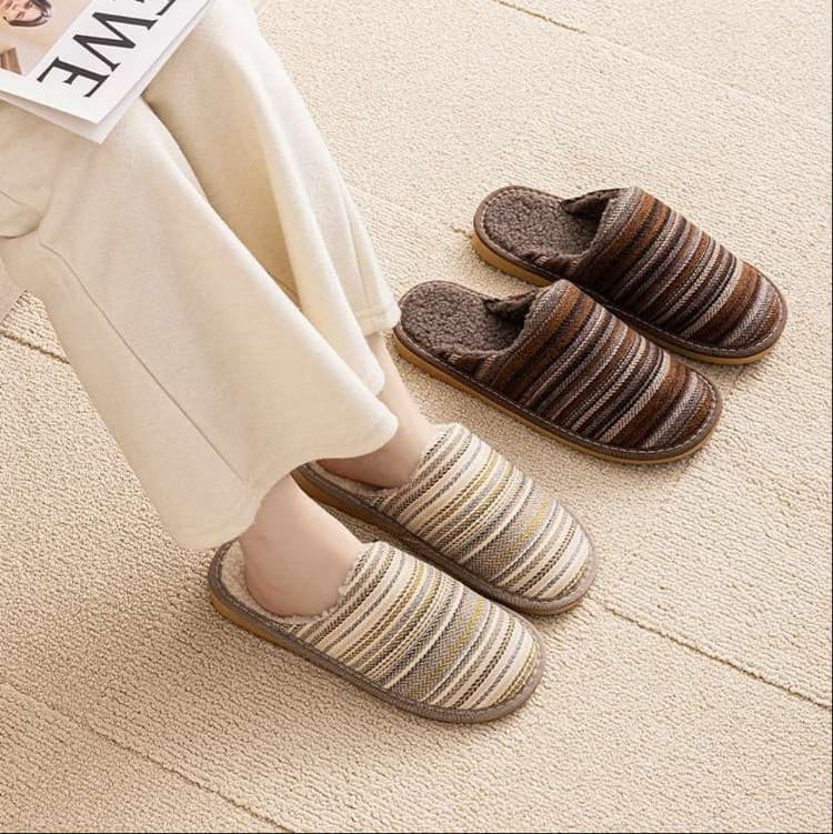 あったか素材のマルチボーダースリッパ