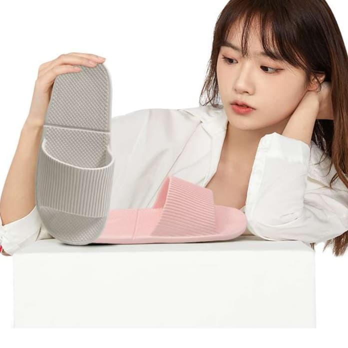 軽量コンパクト折りたたみスリッパ
