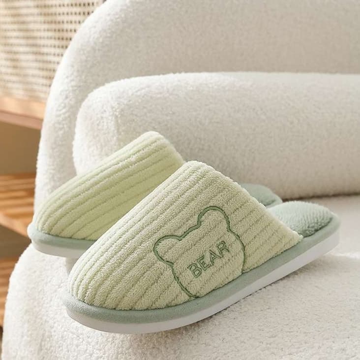 くまさんもこもこあったかスリッパ