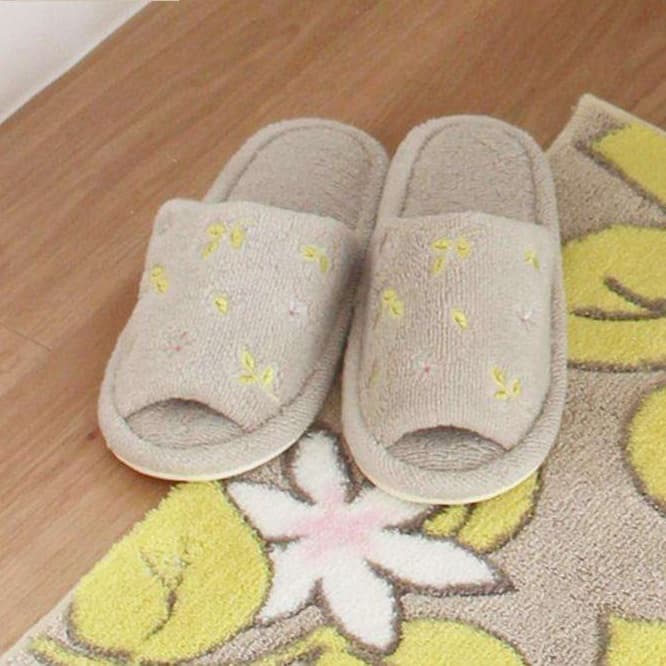 花柄刺繍入り洗えるルームスリッパ
