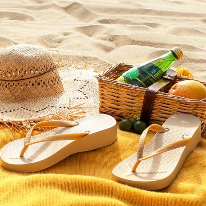 スリッパ 軽やか夏の足元サンダル