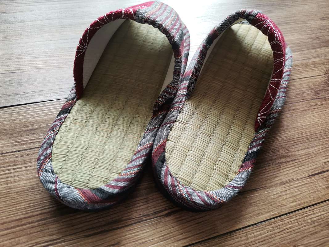 和風モダン畳底刺繍スリッパ