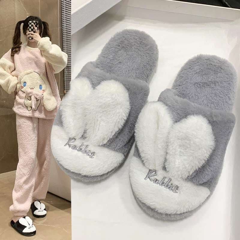 もふもふウサギハートスリッパ