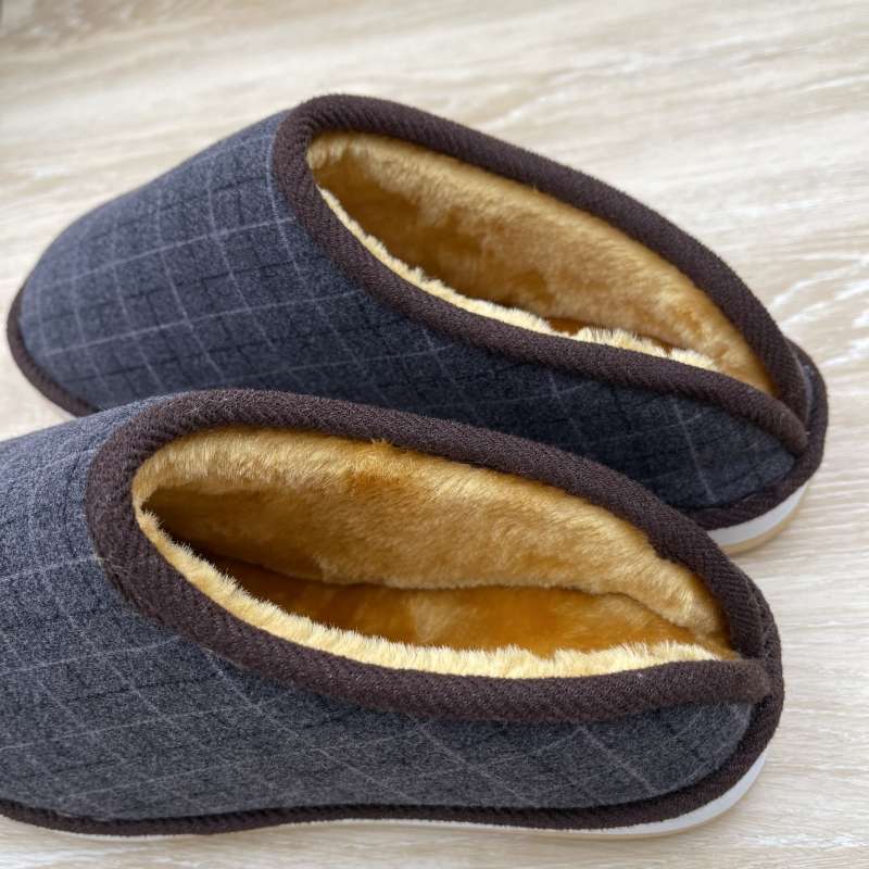 あったか軽量チェック柄スリッパ