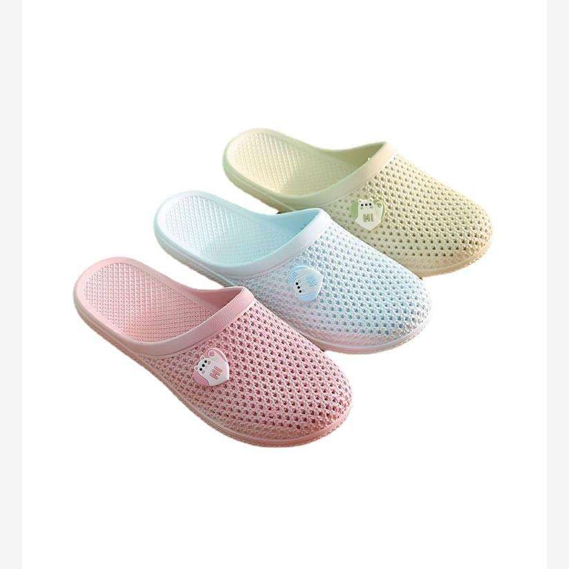 通気性抜群の軽量メッシュスリッパ