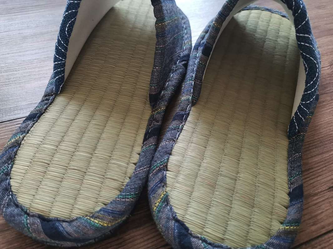 和風モダン畳底刺繍スリッパ