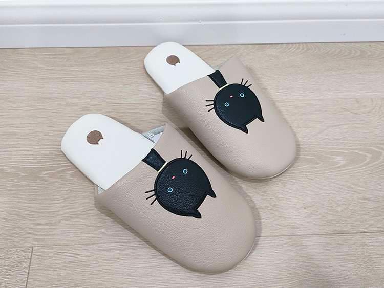 ねこモチーフ ふわもこスリッパ