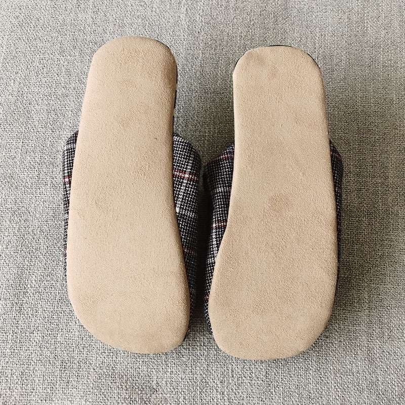 チェック柄とストライプの上品スリッパ