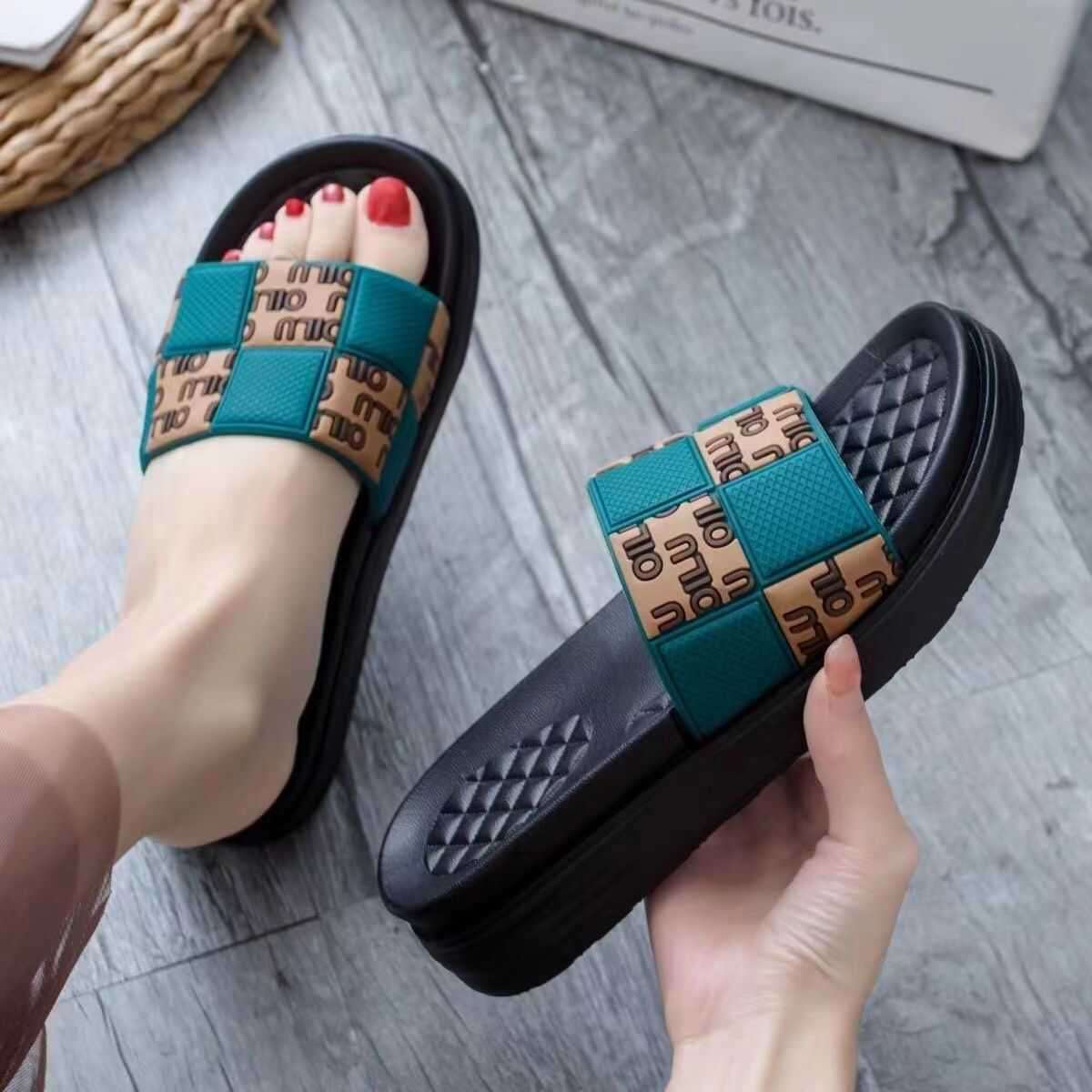 スリッパ モダンチェッカーパターン スライドサンダル