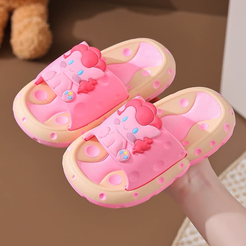 スリッパ うさぎモチーフの子供用サンダル