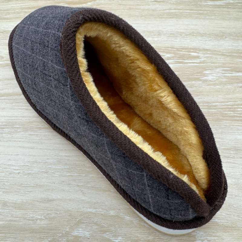 あったか軽量チェック柄スリッパ