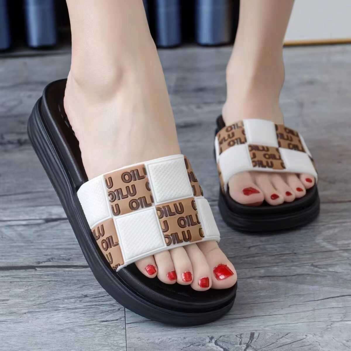 スリッパ モダンチェッカーパターン スライドサンダル