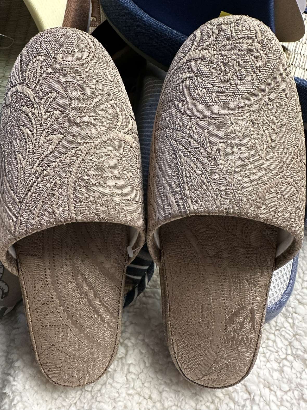 上品な織柄スリッパ