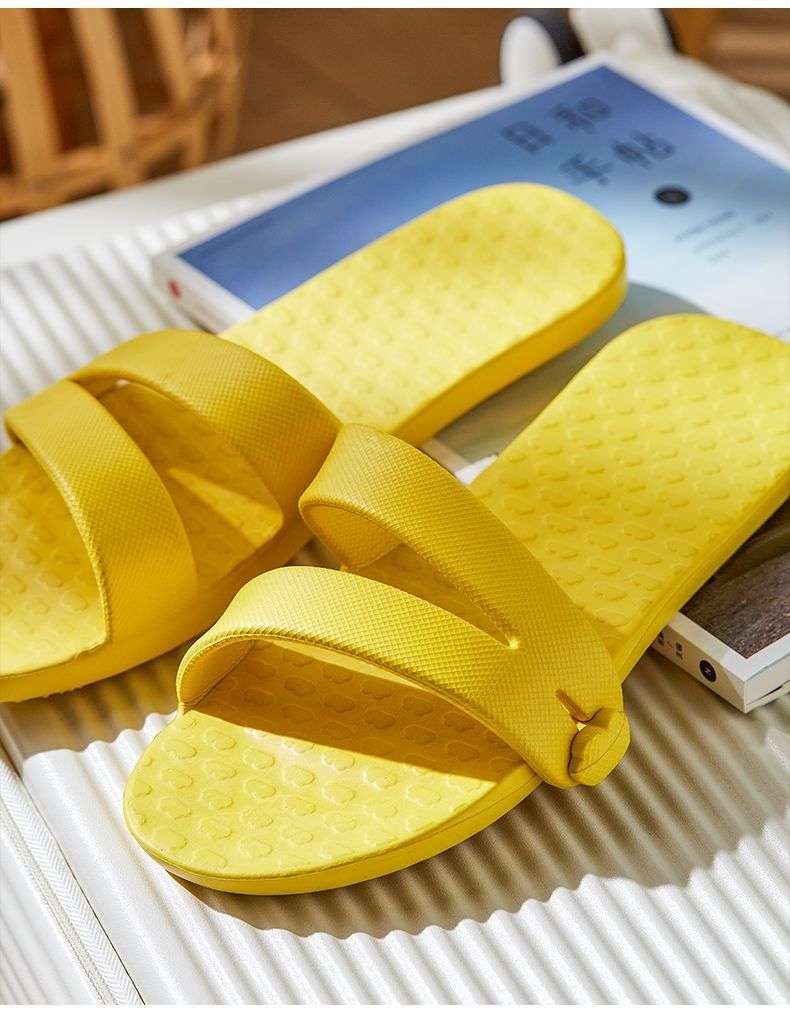 軽量コンパクト折りたたみスリッパ