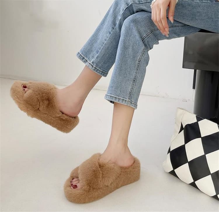 ふわふわファー厚底スリッパ レディース