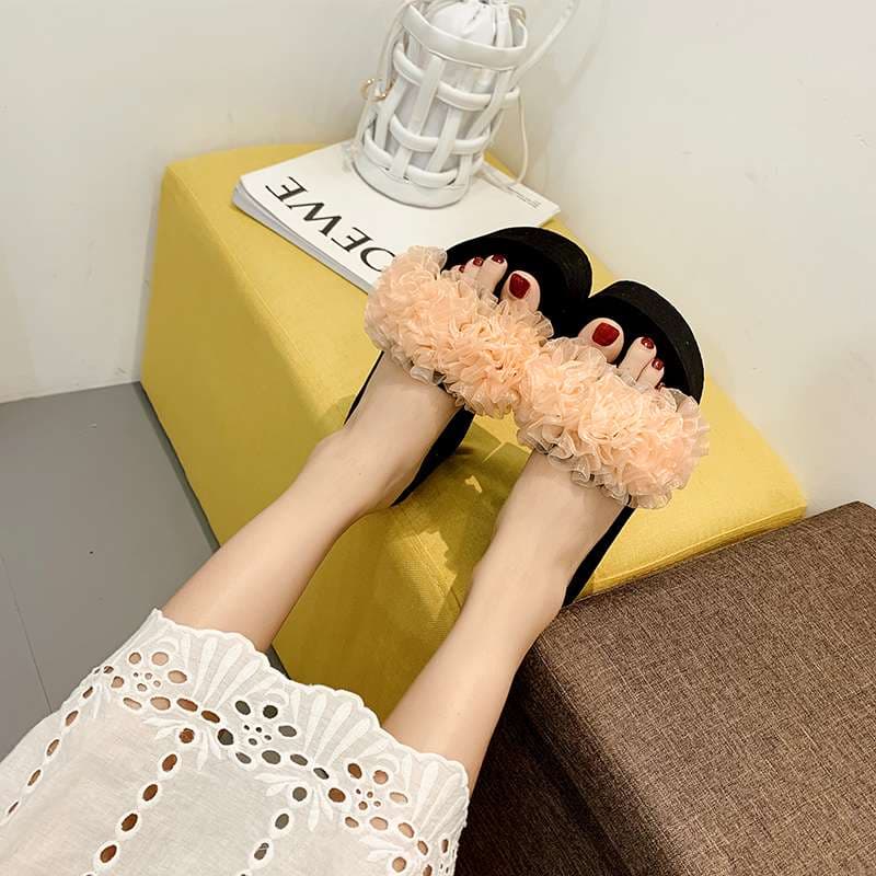 スリッパ ふわふわ花飾りプラットフォームサンダル