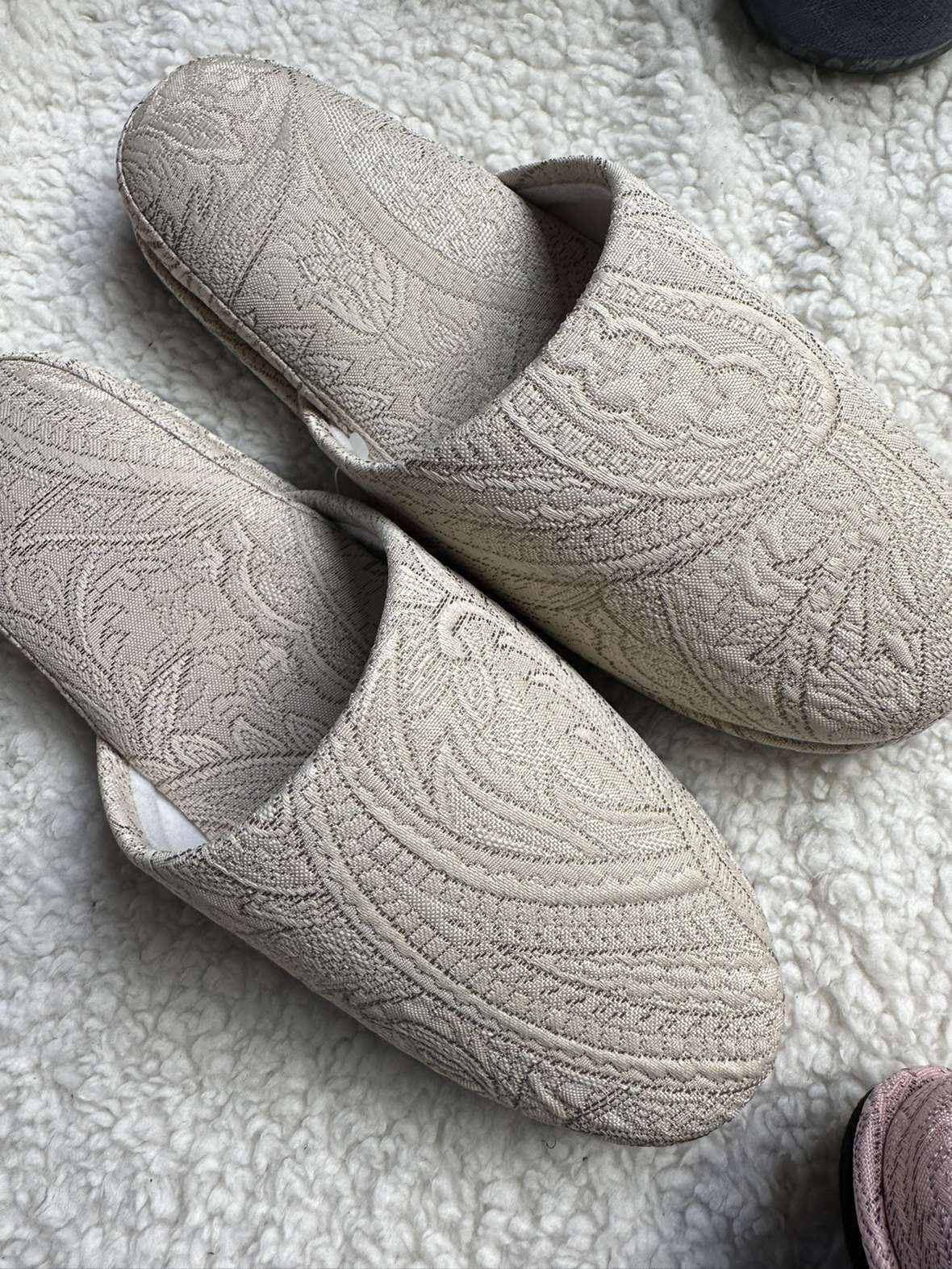 上品な織柄スリッパ