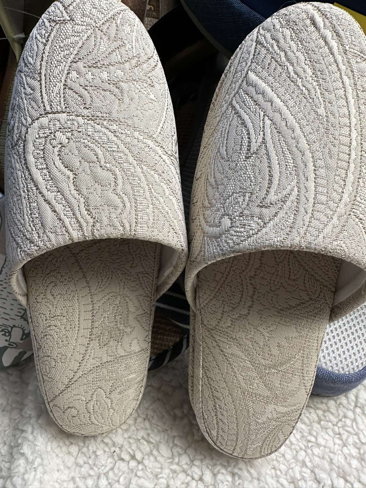 上品な織柄スリッパ