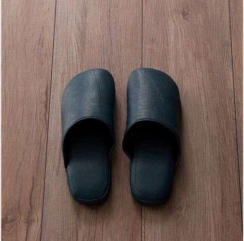 上質レザー調スリッパ