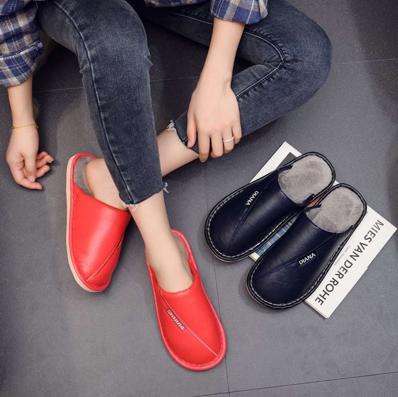 ふわふわ暖かい洗えるレザー調スリッパ