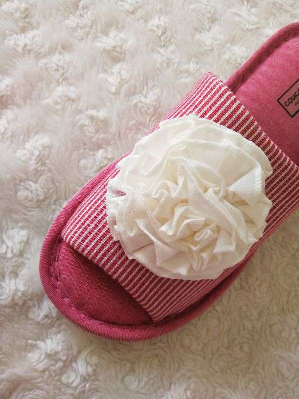 花飾りつき 柔らかストライプスリッパ