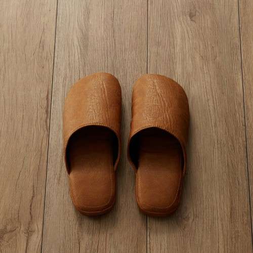 上質レザー調スリッパ