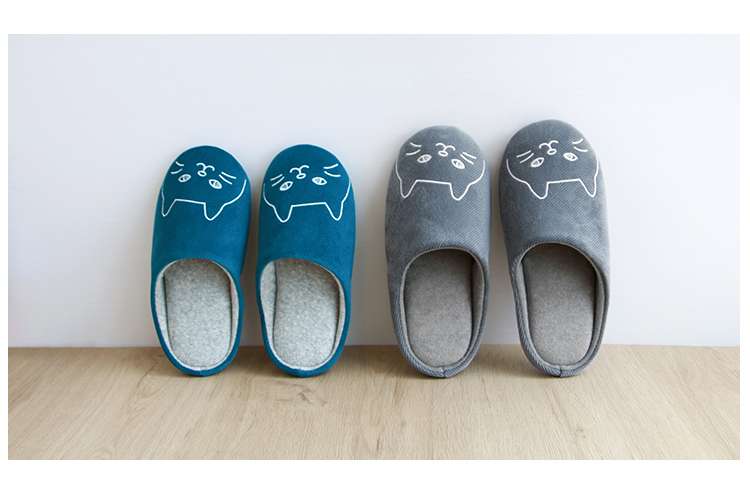 スリッパ ねこ顔刺繍入りふわふわスリッパ