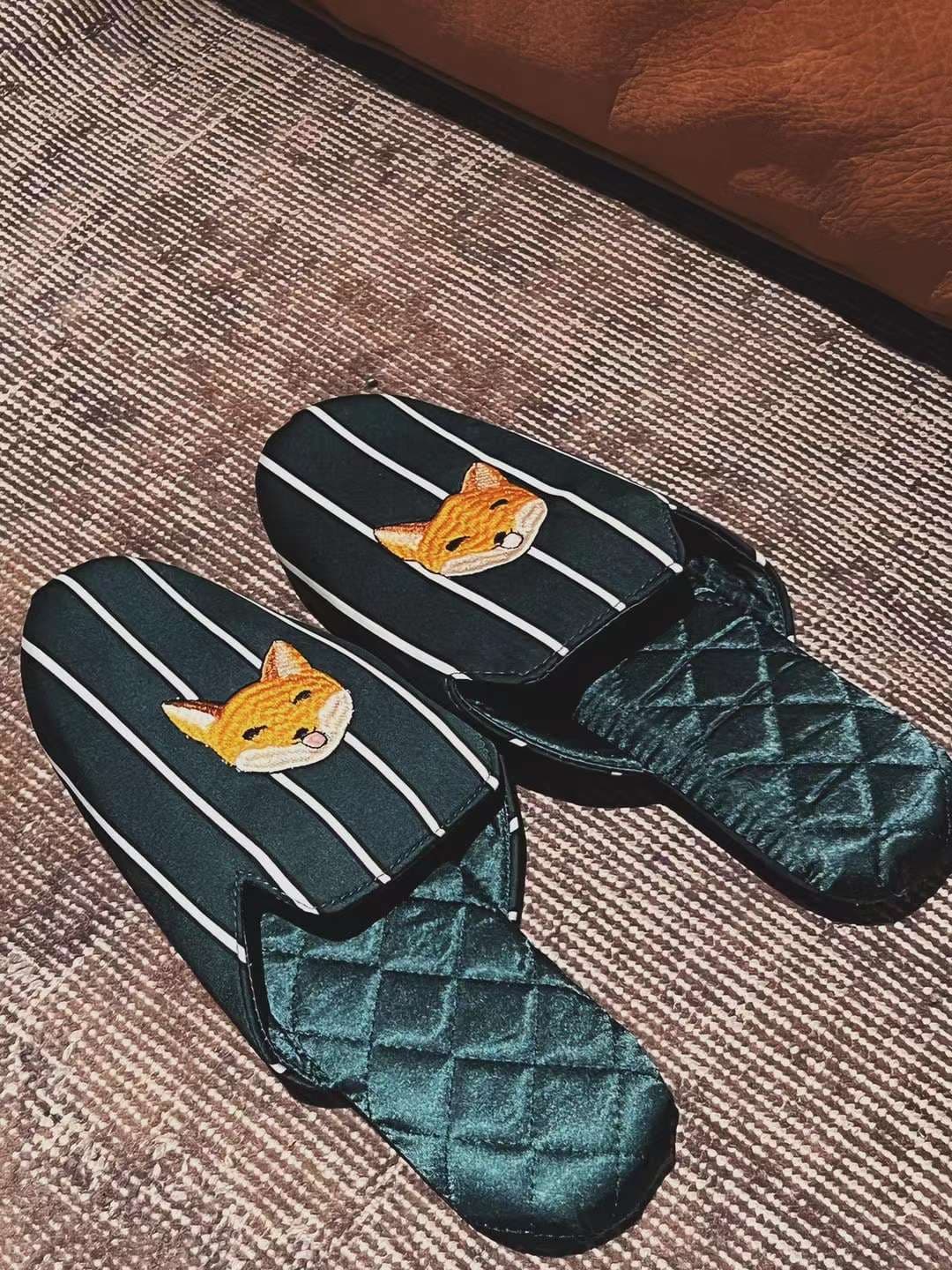 クマさん刺繍入りキルティングスリッパ