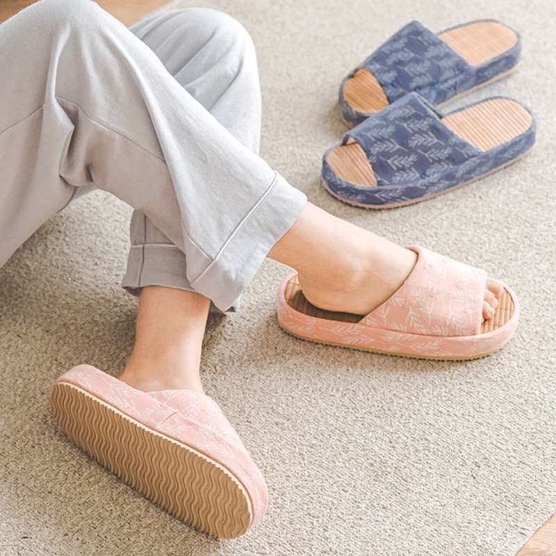 竹素材で涼やか 足ツボ刺激ダイエットスリッパ