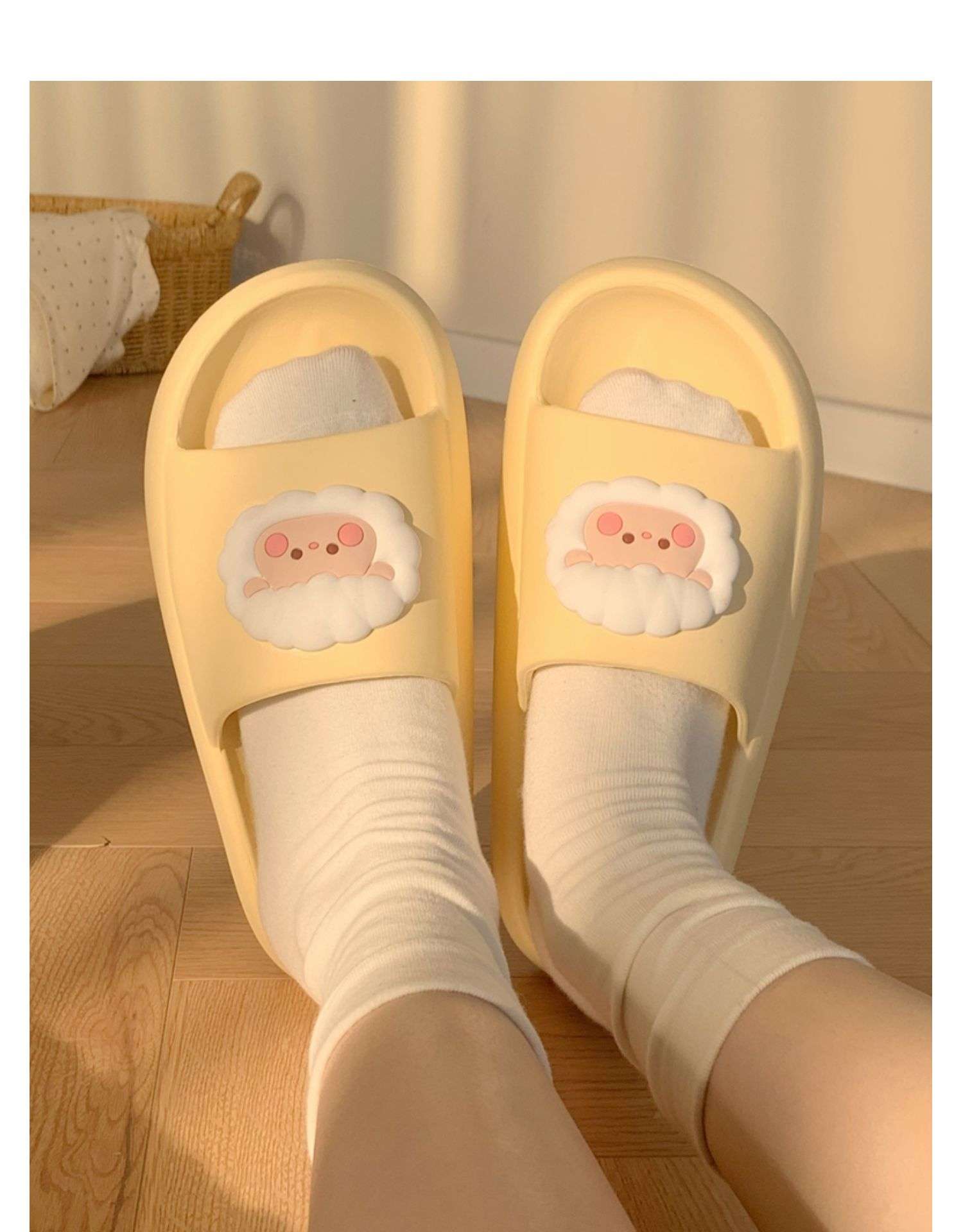 もこもこ羊さんスリッパ