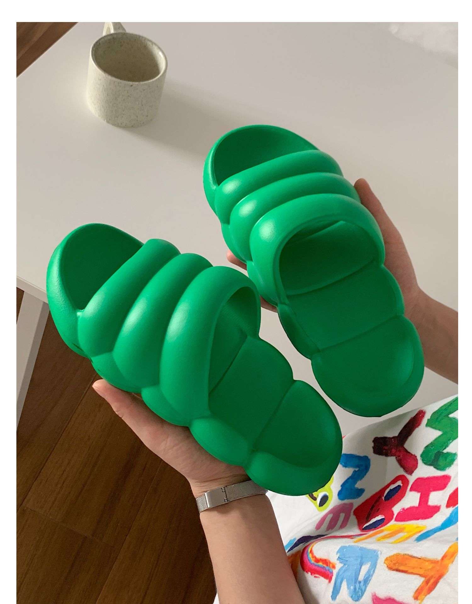 スリッパ ふわもこ波型クッションサンダル