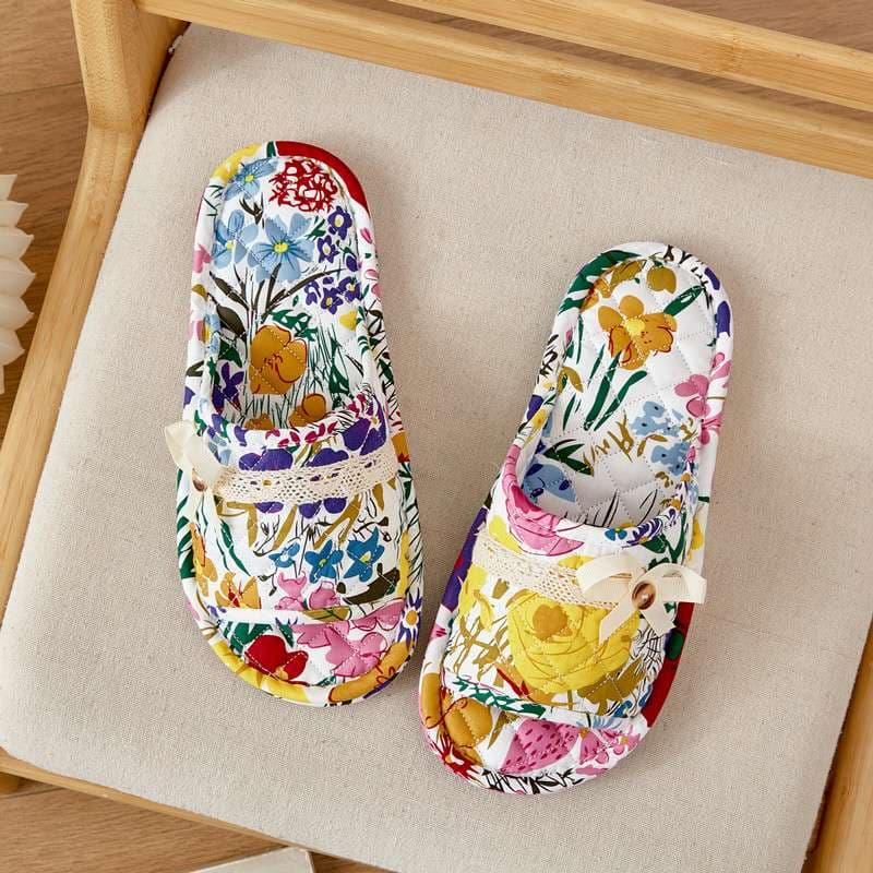 スリッパ 花柄刺繍入りスリッポンスリッパ